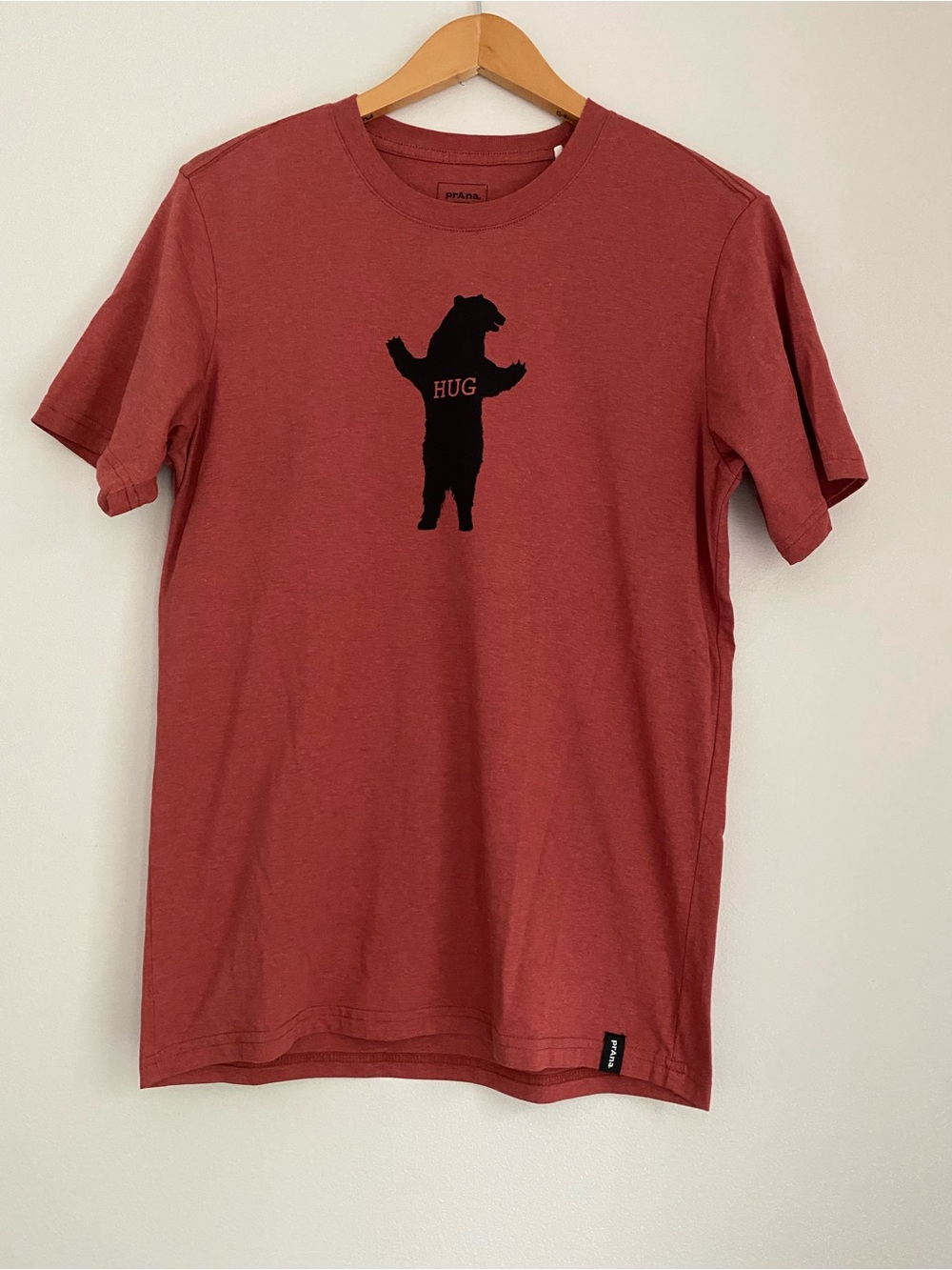 Prana bear hug graphic T-shirt medium